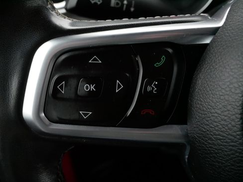 Used 2019 Jeep Wrangler Unlimited Sahara w/ Cold Weather Group image 26