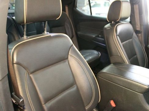 Used 2023 Chevrolet Traverse Premier AWD/4WD image 10