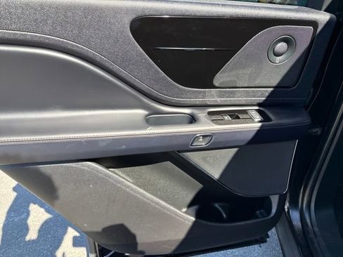 Used 2020 Lincoln Aviator Reserve w/ Equipment Group 201A AWD/4WD image 18