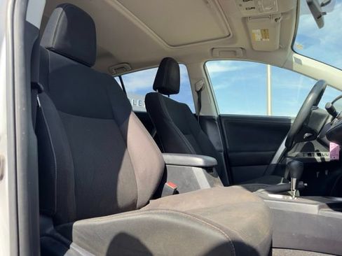 Used 2015 Toyota RAV4 XLE FWD image 13