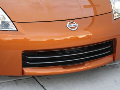 Used 2006 Nissan 350Z Touring RWD image 4