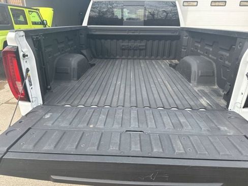 Used 2023 GMC Sierra 1500 SLT AWD/4WD image 18