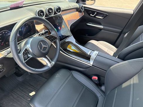 Used 2025 Mercedes-Benz GLC 350e 4MATIC image 9
