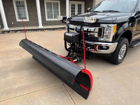 Used 2017 Ford F250 XLT w/ XLT Premium Package image 15