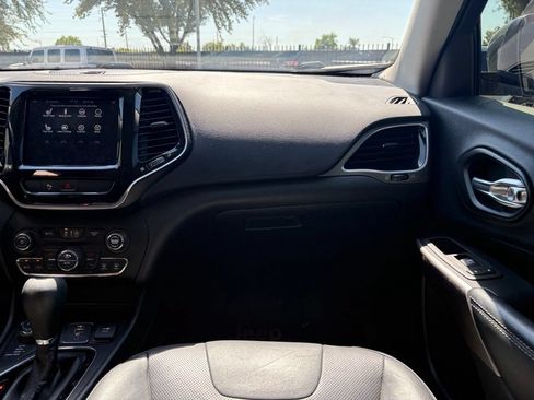 Used 2020 Jeep Cherokee Limited AWD/4WD image 7