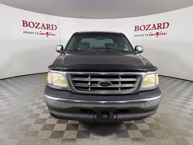 Used 2002 Ford F150 XLT RWD image 2