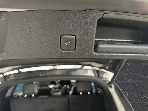 Certified 2025 Ford Escape ST-Line Elite w/ Premium Technology Package image 15