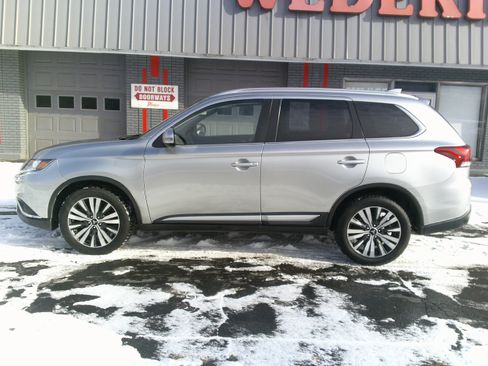 Used 2020 Mitsubishi Outlander SEL image 2