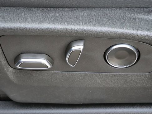 Used 2024 GMC Yukon Denali w/ Denali Reserve Package image 38