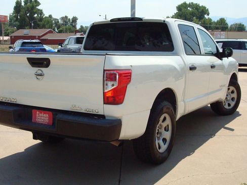 Used 2021 Nissan Titan S w/ S Utility Package image 4