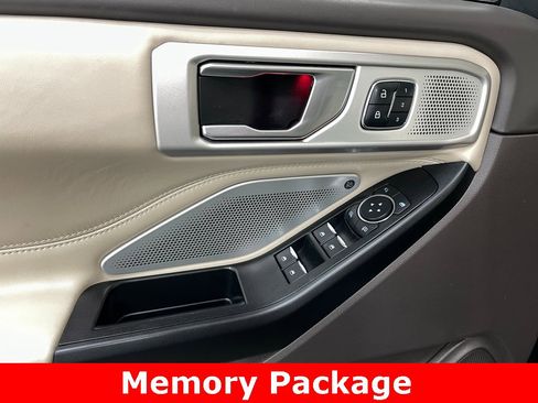 Used 2020 Ford Explorer Platinum image 11