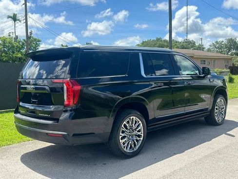 Used 2023 GMC Yukon XL Denali Ultimate AWD/4WD image 5