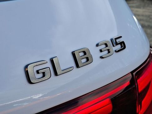 Used 2026 Mercedes-Benz GLB 35 AMG 4MATIC image 27
