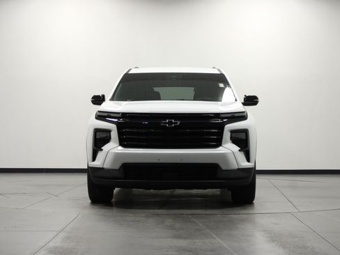 Used 2025 Chevrolet Traverse LT w/ Midnight/Sport Edition FWD image 9