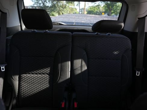 Used 2019 GMC Acadia SLE AWD/4WD image 17