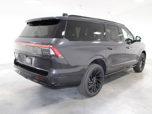 New 2026 Lincoln Navigator L Reserve w/ Jet Appearance Package image 8