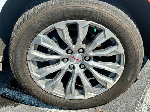 Used 2023 GMC Yukon XL Denali AWD/4WD image 29