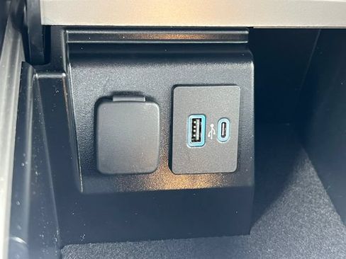 Certified 2024 Ford Explorer XLT AWD/4WD image 28