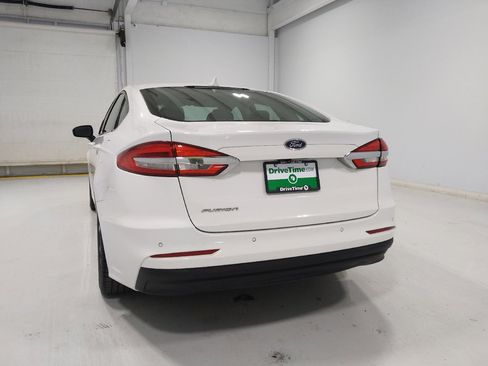 Used 2020 Ford Fusion SE FWD image 6