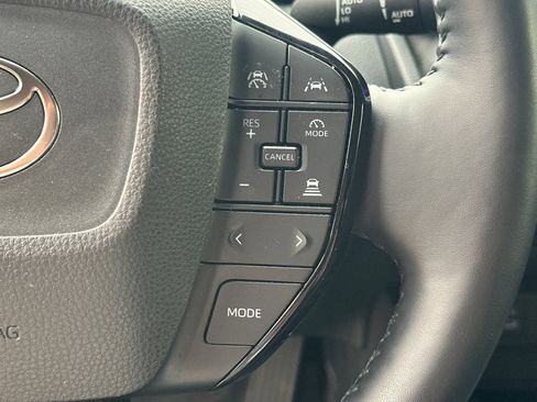 Used 2026 Toyota Prius LE FWD image 37