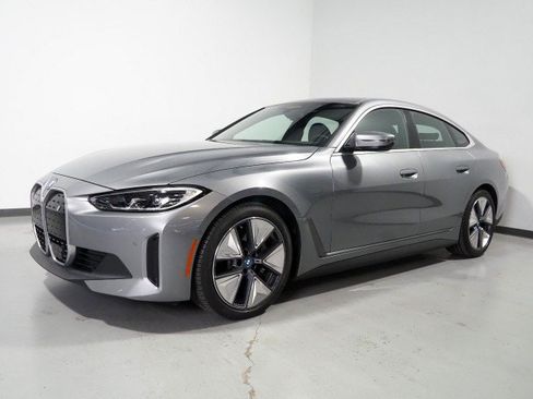 Used 2023 BMW i4 eDrive40 RWD image 10