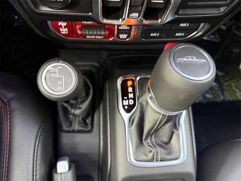 New 2025 Jeep Gladiator Rubicon w/ Convenience Group image 27