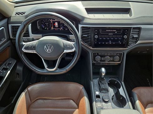 Used 2021 Volkswagen Atlas SEL Premium image 19