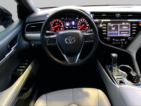 Used 2020 Toyota Camry XSE FWD image 6