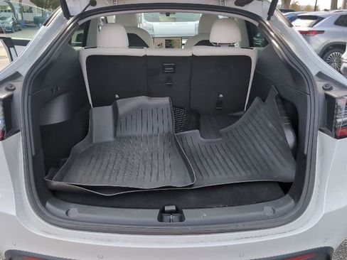 Used 2022 Tesla Model Y Performance image 24