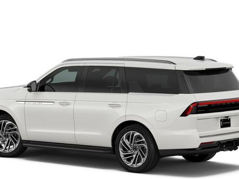 New 2026 Lincoln Navigator Premiere AWD/4WD image 2