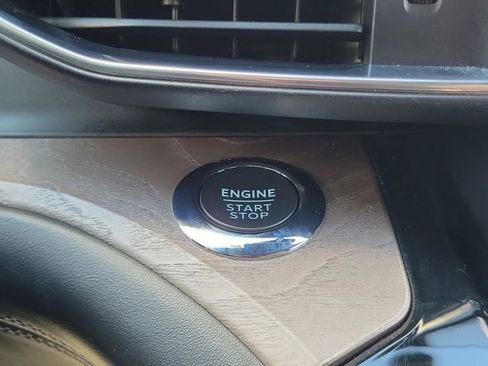 Used 2023 Ford Explorer Platinum w/ Technology Package image 17