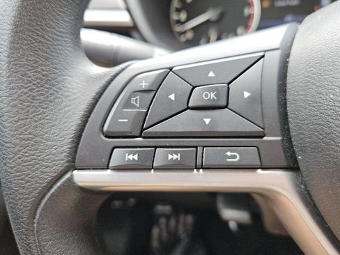Used 2025 Nissan Altima 2.5 SV FWD image 21