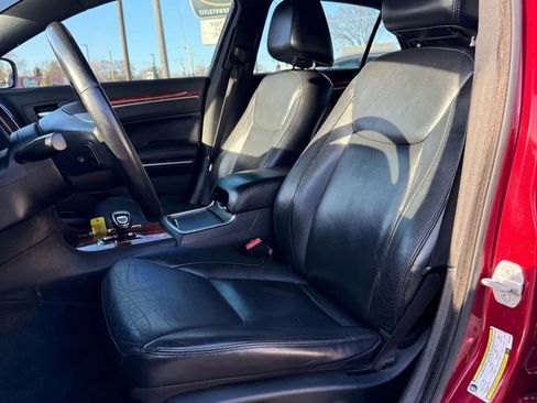 Used 2012 Chrysler 300 Limited image 10