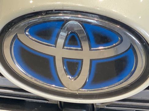 Used 2021 Toyota RAV4 Limited AWD/4WD image 10