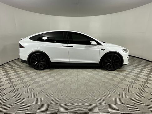 Used 2022 Tesla Model X image 5