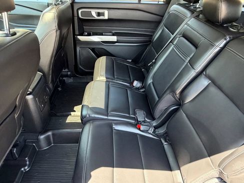 Used 2023 Ford Explorer XLT w/ Equipment Group 202A AWD/4WD image 21