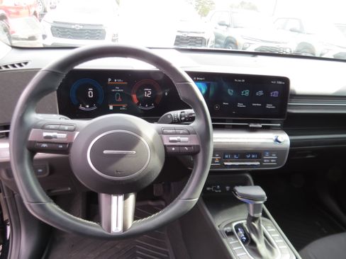 Used 2025 Hyundai Kona SEL image 15