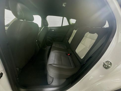 Used 2024 Chevrolet Trax RS image 27