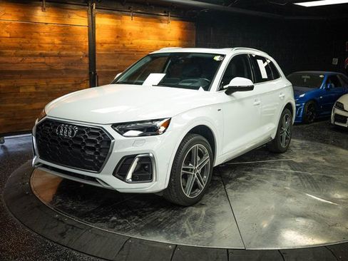 Used 2022 Audi Q5 e Prestige w/ Prestige Package AWD/4WD image 2