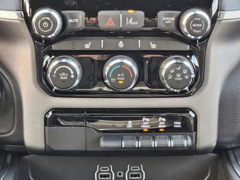 New 2026 RAM 1500 Big Horn AWD/4WD image 11