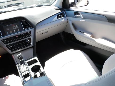 Used 2016 Hyundai Sonata SE FWD image 11
