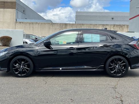 Used 2018 Honda Civic Sport image 9