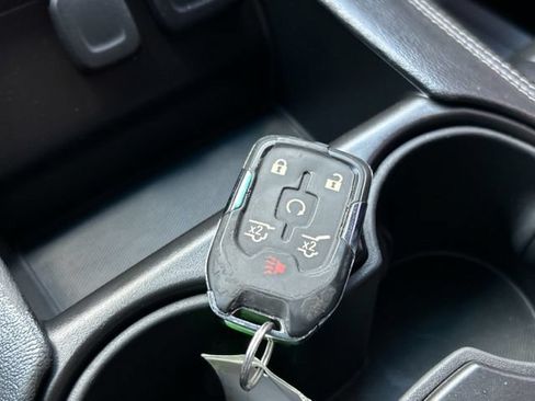 Used 2018 GMC Yukon SLT w/ Open Road Package AWD/4WD image 56