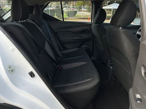 Used 2018 Nissan Kicks S w/ Exterior Package image 11