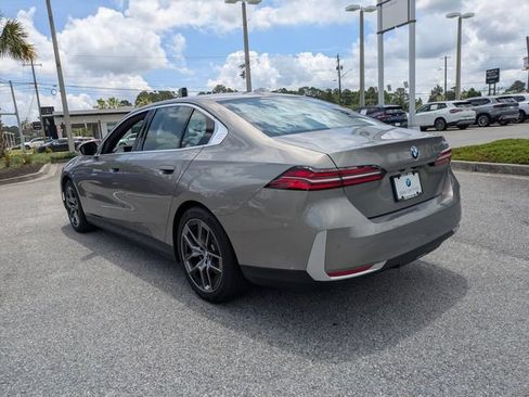 Used 2026 BMW 530i w/ Premium Package RWD image 7