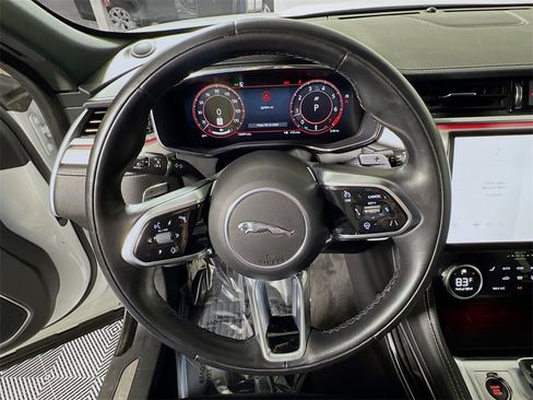 Used 2024 Jaguar F-PACE R-Dynamic S image 11