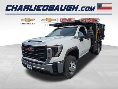 New 2025 GMC Sierra 3500 Pro w/ Convenience Package