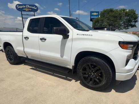 Used 2024 Chevrolet Silverado 1500 Custom RWD image 2