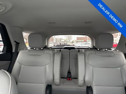 Used 2025 Ford Explorer Active w/ Active Comfort Package image 42