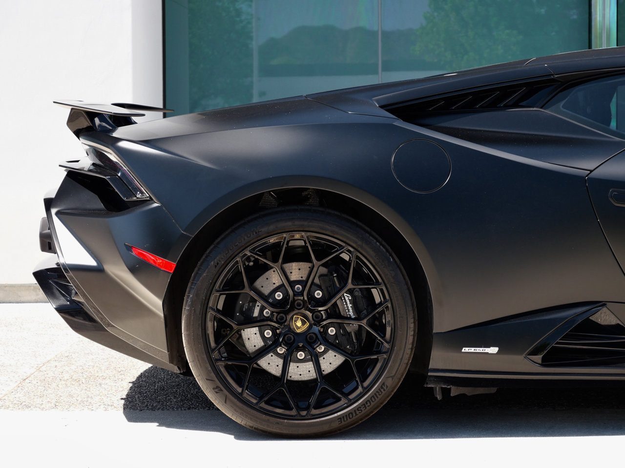 Used 2023 Lamborghini Huracan Tecnica RWD image 12